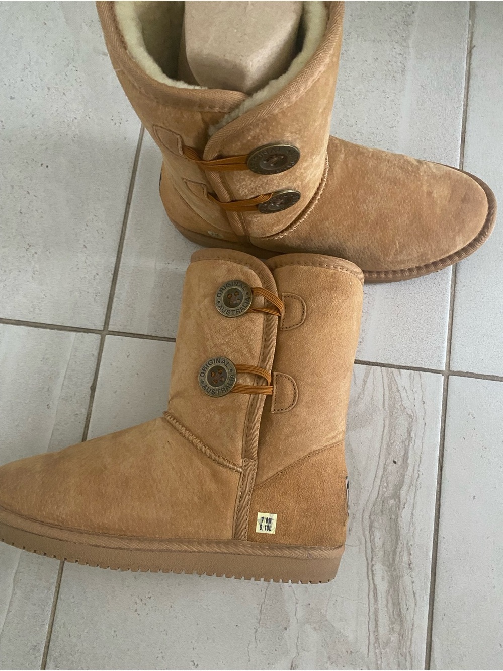 UGG Women's Chestnut Button-Accent Sheepskin Boots original from Australia NEW